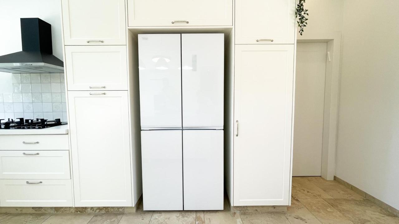 הבית הלבן בכפר בלום Villa Bagian luar foto