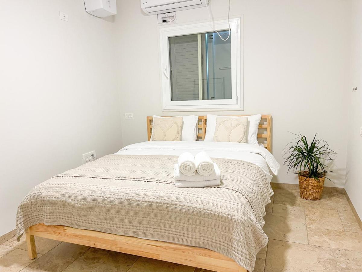 הבית הלבן בכפר בלום Villa Bagian luar foto